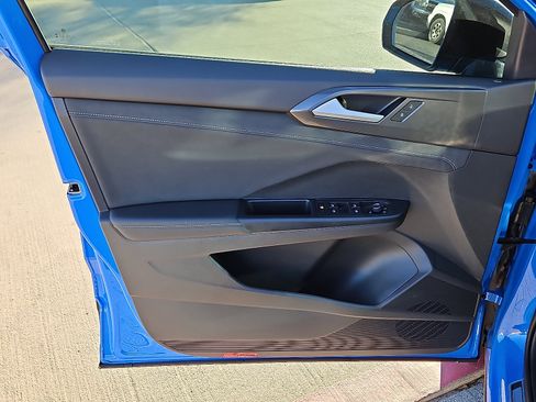 New 2025 Volkswagen Taos SE image 13