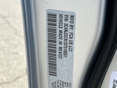 Used 2025 Jeep Compass Limited AWD/4WD image 33