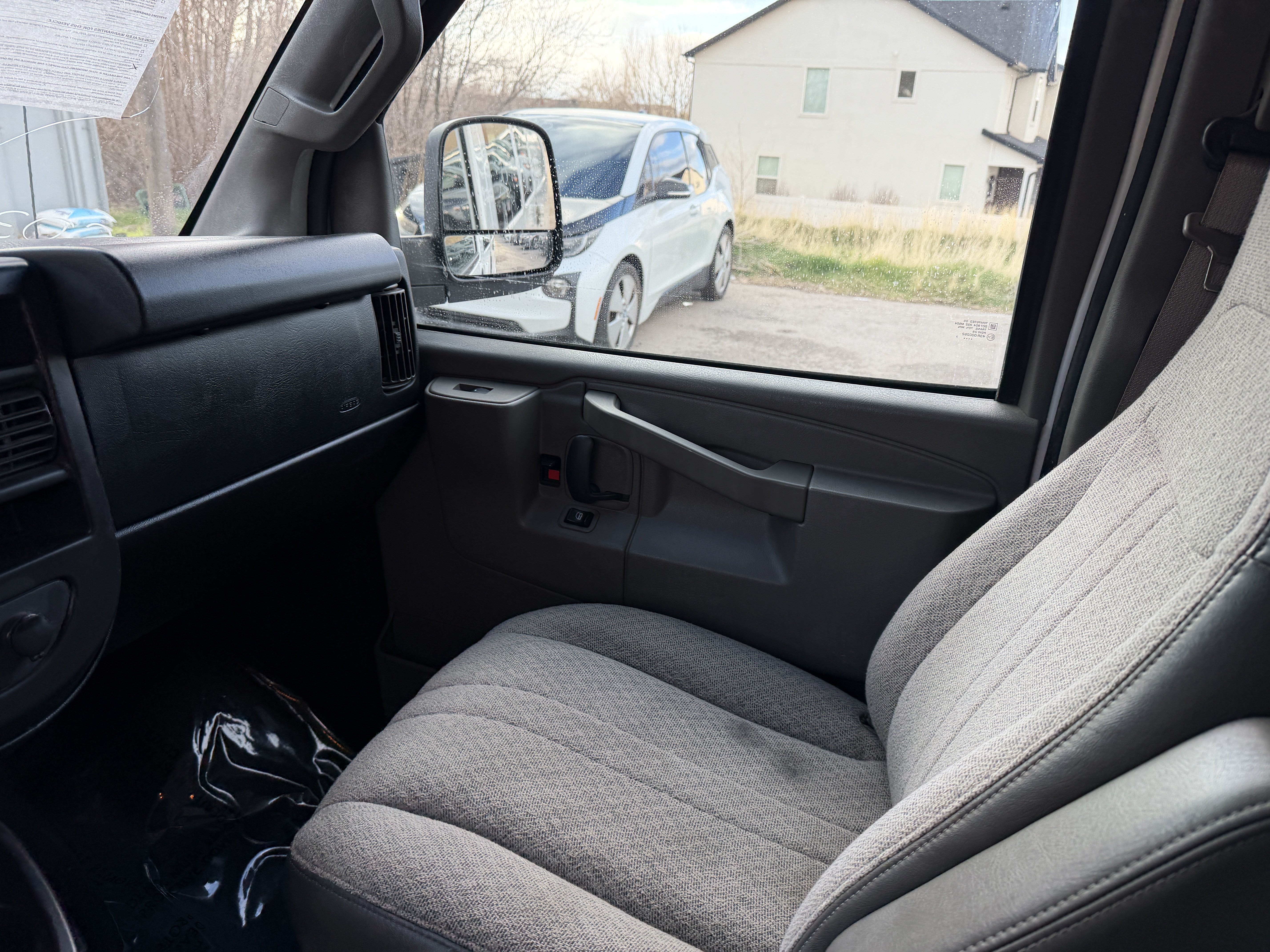 Used 2017 GMC Savana 2500 RWD image 17