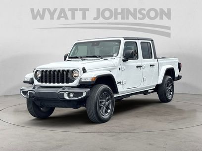 Used 2024 Jeep Gladiator Sport