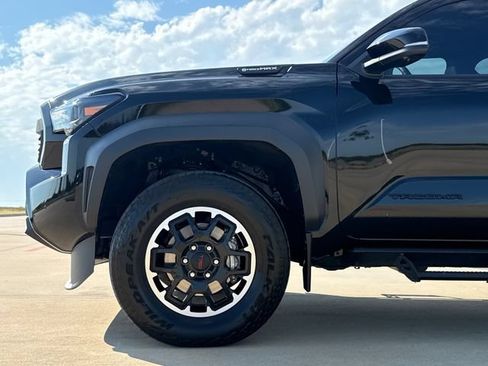 Used 2024 Toyota Tacoma TRD Off-Road w/ TRD Off Road Premium Package AWD/4WD image 5