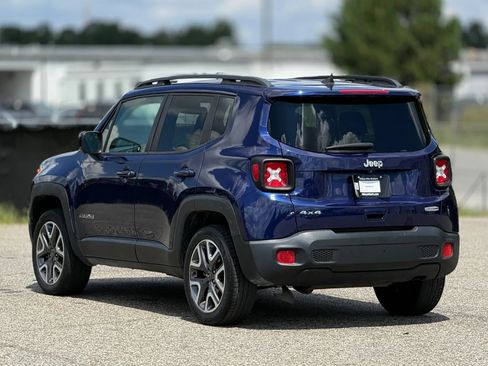 Used 2018 Jeep Renegade Latitude w/ Cold Weather Group AWD/4WD image 10