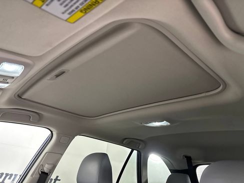 Used 2019 Subaru Outback 2.5i Limited w/ Popular Package #2 AWD/4WD image 13