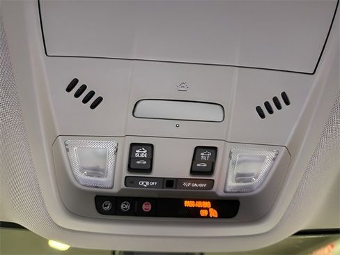 Used 2020 Buick Enclave Avenir w/ Avenir Technology Package image 27