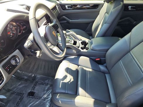 Used 2019 Porsche Cayenne S AWD/4WD image 24