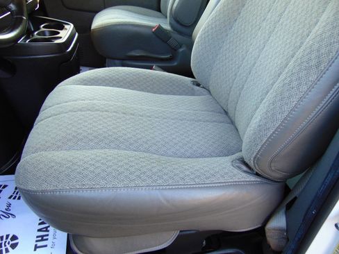 Used 2022 GMC Savana 3500 w/ Power Convenience Package image 7