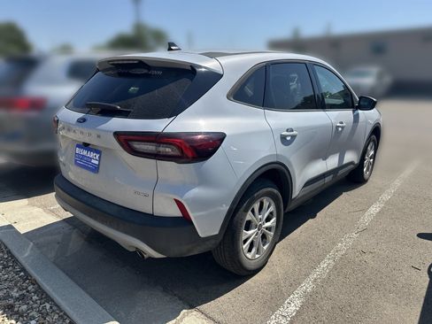 Used 2025 Ford Escape Active AWD/4WD image 3