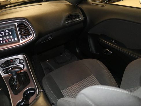 Used 2022 Dodge Challenger GT w/ Driver Convenience Group image 17