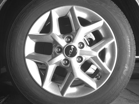 Used 2025 Kia Soul LX w/ LX Technology Package FWD image 14