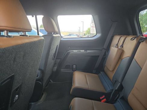 Used 2024 Lexus GX 550 w/ Cold Area Package AWD/4WD image 8
