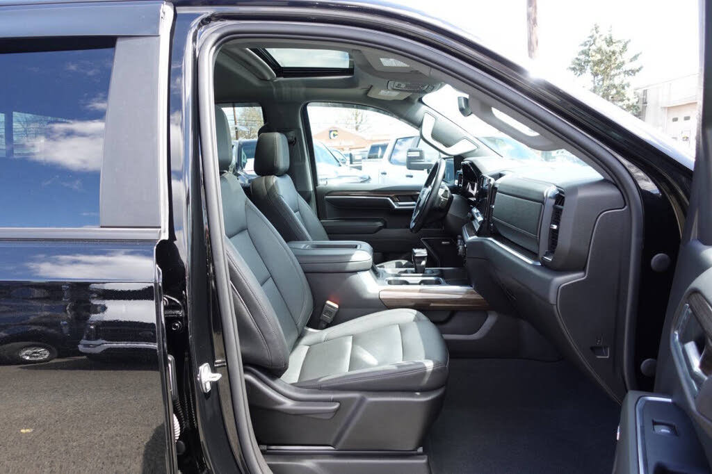 Used 2022 Chevrolet Silverado 1500 LT Trail Boss w/ LT Trail Boss Premium Package AWD/4WD image 44