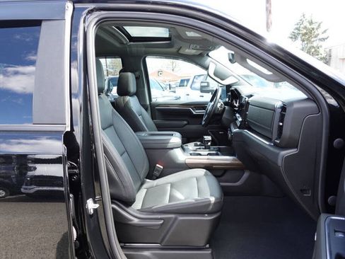 Used 2022 Chevrolet Silverado 1500 LT Trail Boss w/ LT Trail Boss Premium Package AWD/4WD image 44