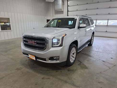 Used 2016 GMC Yukon XL SLT AWD/4WD image 4