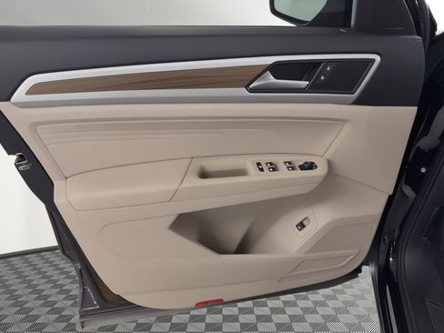 Used 2022 Volkswagen Atlas SEL AWD/4WD image 14