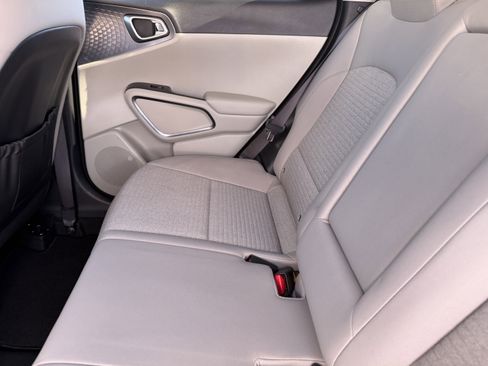 Certified 2022 Kia Soul EX image 17