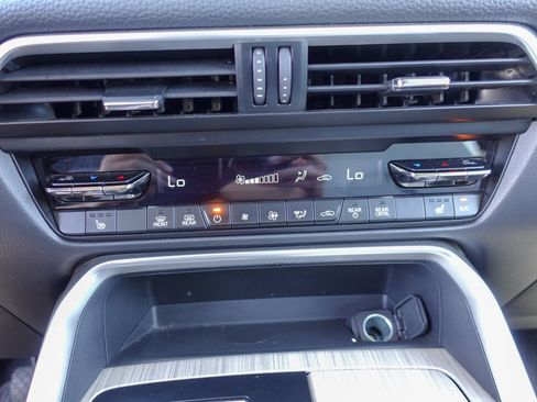 Certified 2024 MAZDA CX-90 Plug-In Hybrid w/ Premium Pkg AWD/4WD image 25