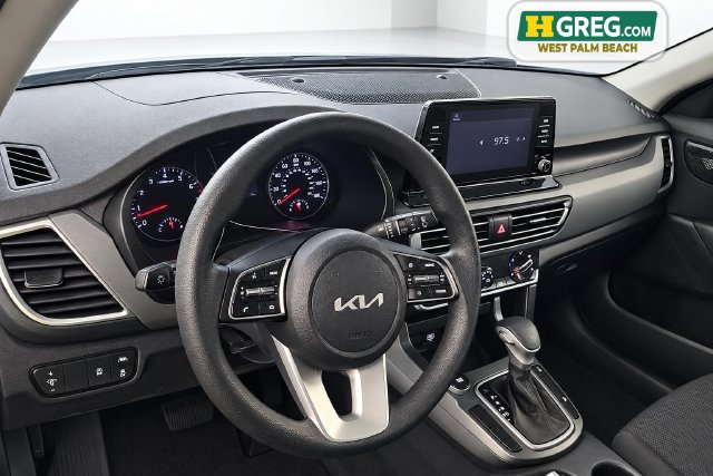 Used 2023 Kia Seltos LX AWD/4WD image 14