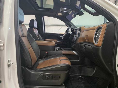 Used 2021 Chevrolet Silverado 1500 High Country w/ Technology Package image 22