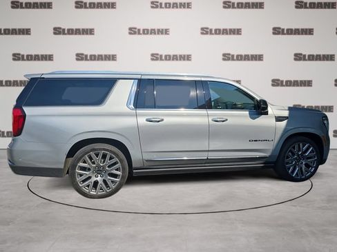 Used 2025 GMC Yukon XL Denali Ultimate w/ LPO, Illumination Package AWD/4WD image 6