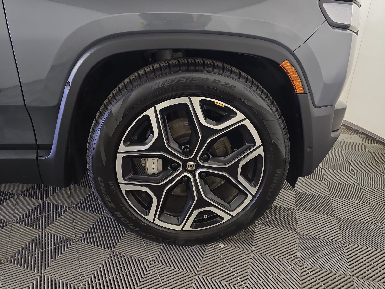 Used 2024 Rivian R1T Adventure Dual AWD/4WD image 11