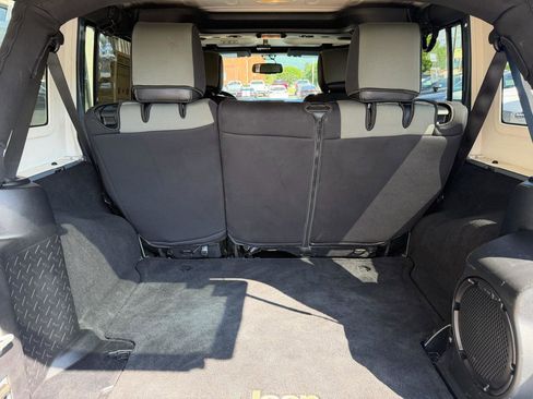 Used 2014 Jeep Wrangler Unlimited Sahara AWD/4WD image 20