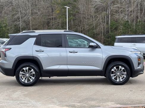 Used 2025 Chevrolet Equinox LT w/ Convenience Package II image 11