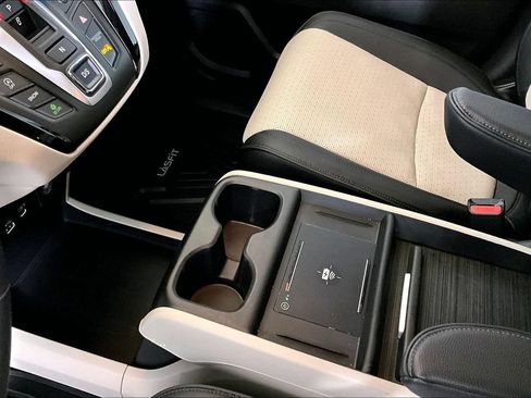 Used 2025 Honda Odyssey Elite image 13