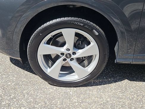 Certified 2025 Audi Q5 Premium Plus w/ Premium Plus AWD/4WD image 7