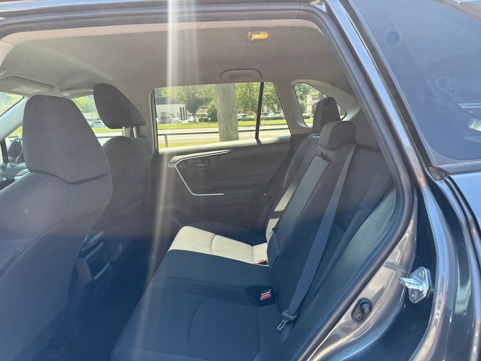Used 2020 Toyota RAV4 LE FWD image 11