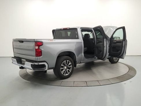 Used 2025 Chevrolet Silverado 1500 LT AWD/4WD image 16