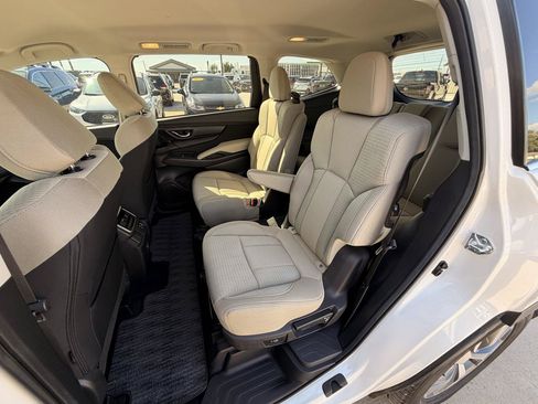Used 2023 Subaru Ascent Premium w/ Convenience Package AWD/4WD image 10