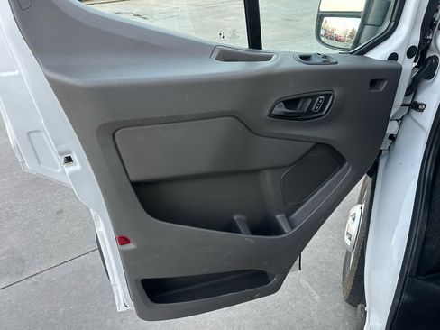 Used 2023 Ford Transit 250 Medium Roof AWD image 32