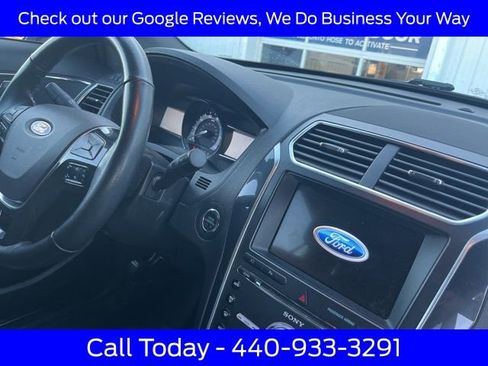 Certified 2018 Ford Explorer Limited image 12