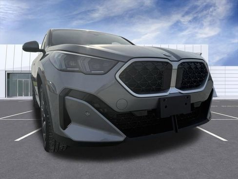 Used 2025 BMW X2 xDrive28i AWD/4WD image 8