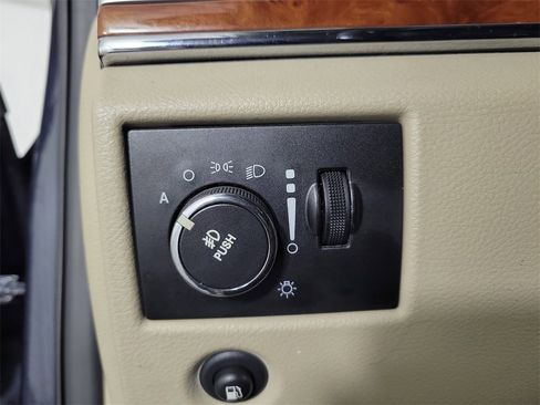 Used 2013 Jeep Grand Cherokee Limited w/ Luxury Group II image 31