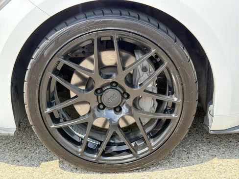 Used 2016 Ford Mustang GT Premium w/ Equipment Group 401A RWD image 19