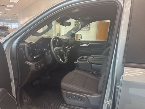 Used 2025 Chevrolet Silverado 1500 LT w/ Work Truck Package AWD/4WD image 10