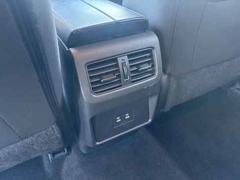 Used 2025 Nissan Rogue SV image 24