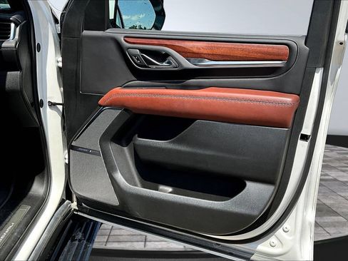 Used 2024 GMC Yukon Denali Ultimate AWD/4WD image 31