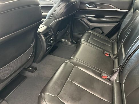 Used 2023 Jeep Grand Cherokee Limited AWD/4WD image 11