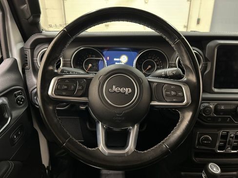 Used 2021 Jeep Gladiator Overland w/ Popular Equipment Package image 17