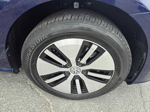 Used 2019 Volkswagen e-Golf SE w/ Driver Assistance Package FWD image 9