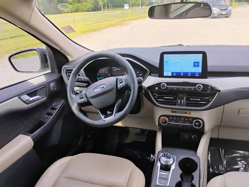 Used 2020 Ford Escape SEL FWD image 10