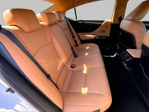 Certified 2024 Lexus ES 350 w/ Premium Package FWD image 19