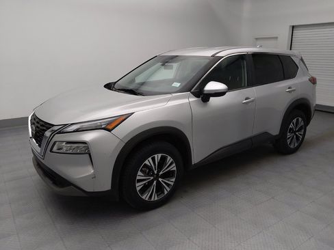 Used 2023 Nissan Rogue SV FWD image 2