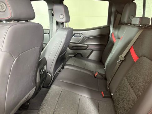 Used 2025 Chevrolet Colorado Z71 image 35