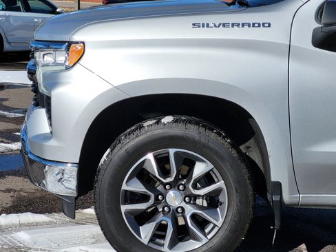 Used 2022 Chevrolet Silverado 1500 LT image 9