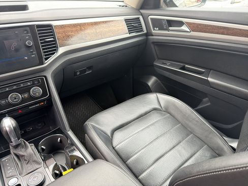 Used 2019 Volkswagen Atlas SEL Premium image 14