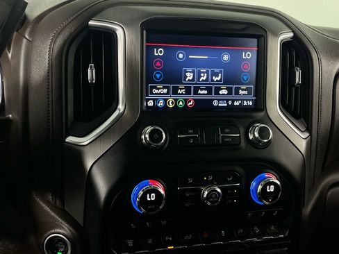 Used 2023 GMC Sierra 2500 Denali w/ Denali Ultimate Package image 12