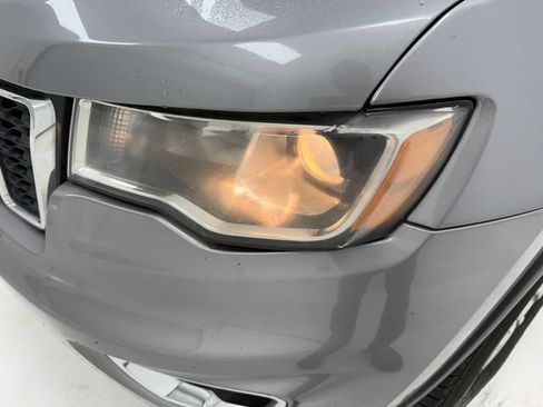 Used 2018 Jeep Grand Cherokee Laredo RWD image 6